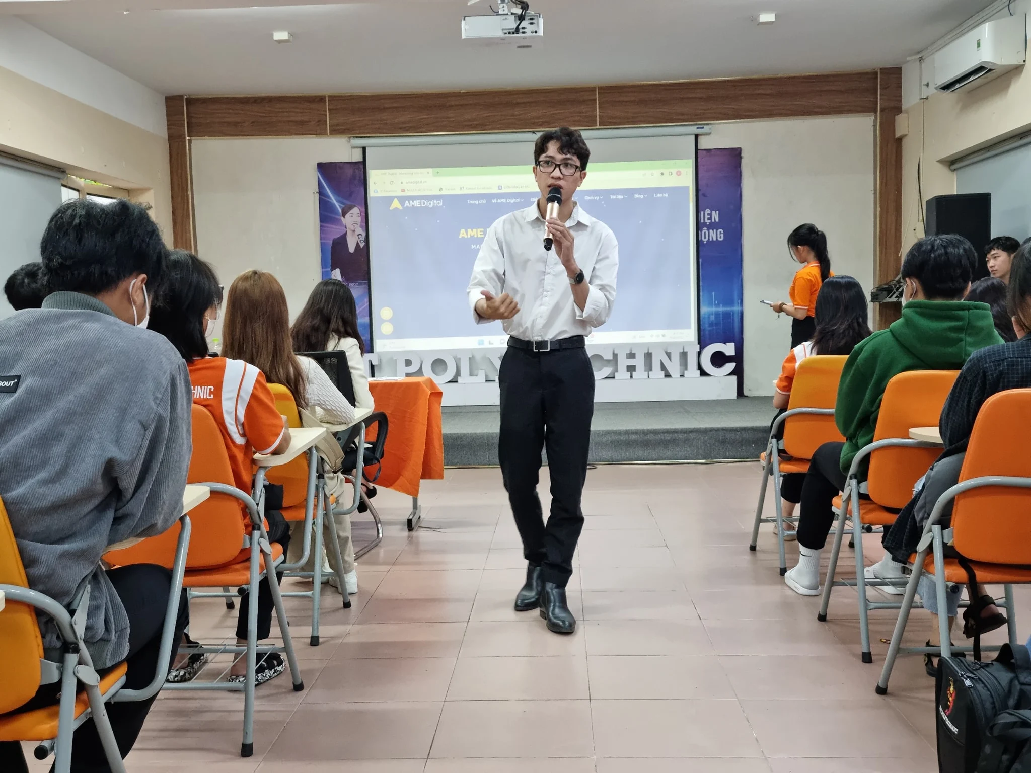 Nhân chia sẻ hành trình Digital Marketer FPT Polytechnic