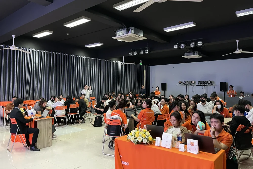 Nhân đã cùng các bạn sinh viên thực hiện theo quy trình Audit SEO Website trong Workshop